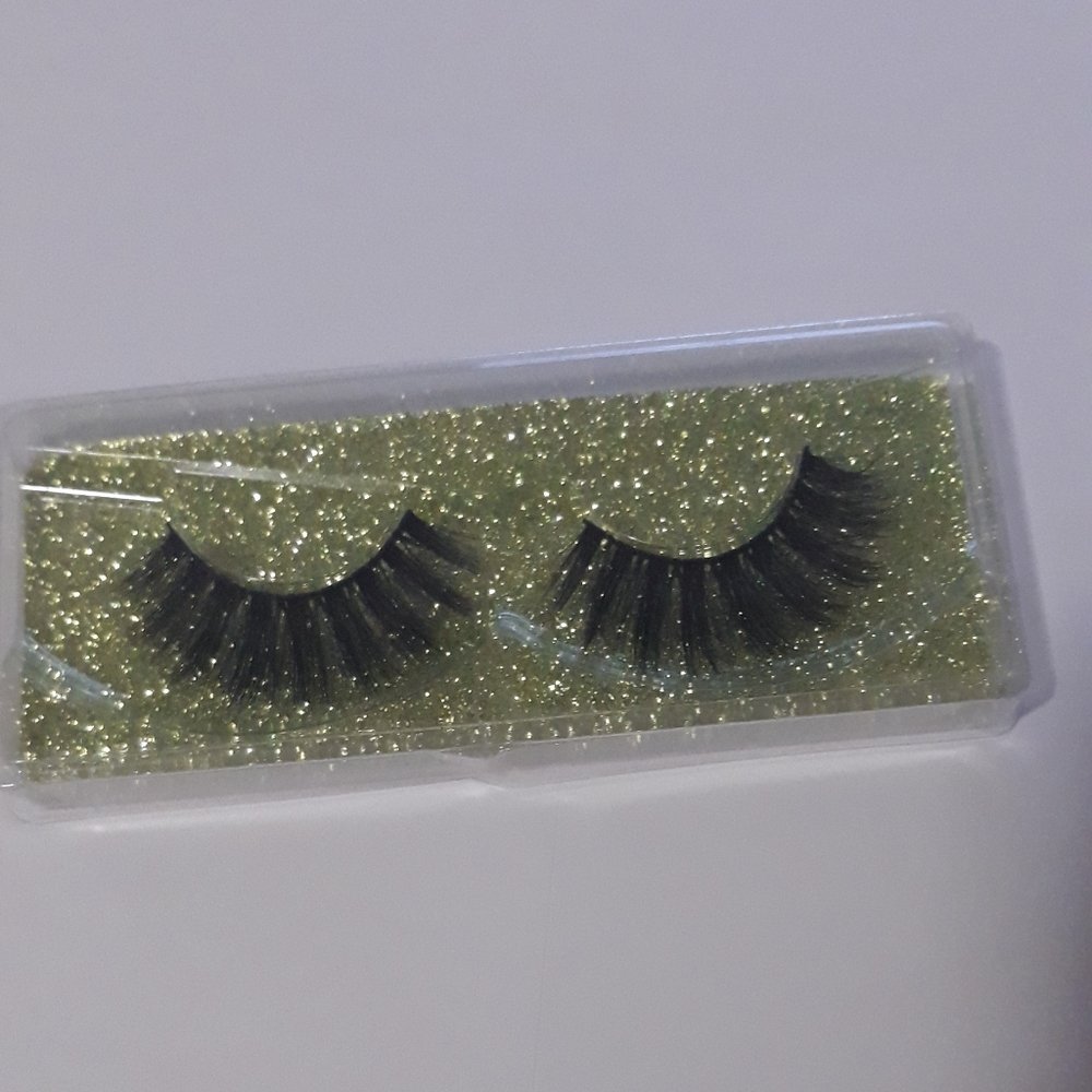 Eyelashes - Picture 3 of 7